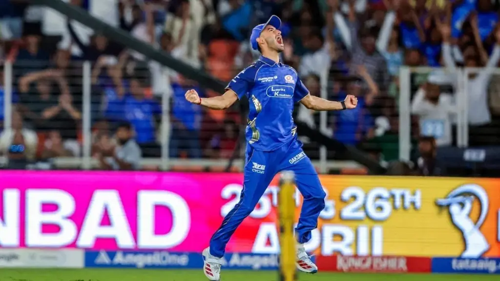 MI vs CSK: Who is Krish Bhagat? The Mumbai Indians Youngster Who Overcame a Career-Threatening Spinal Injury